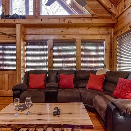 Hot Tub~ Arcade Game Room~ Pet Friendly~ Mt Views!